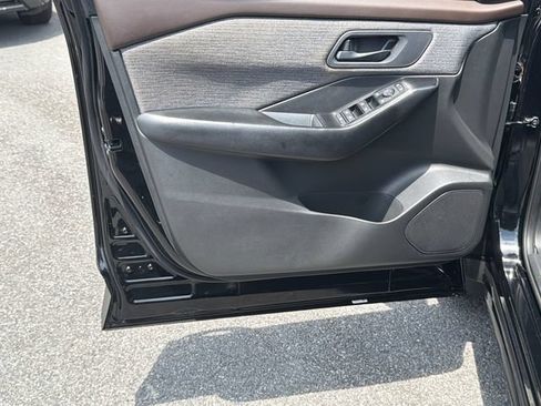 Used 2023 Nissan Rogue S FWD image 10