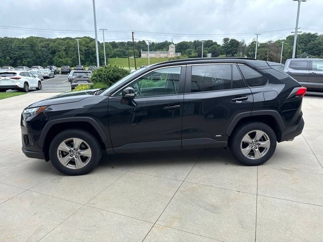 Used 2024 Toyota RAV4 XLE AWD/4WD image 4