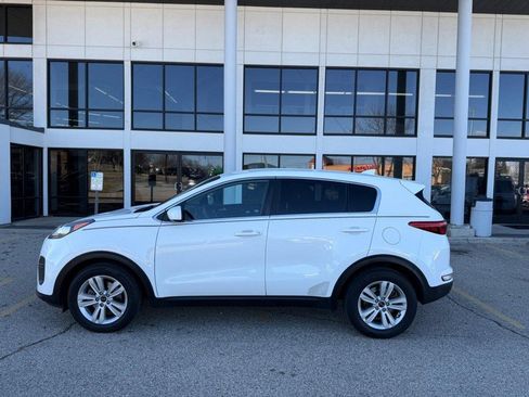 Used 2017 Kia Sportage LX image 8