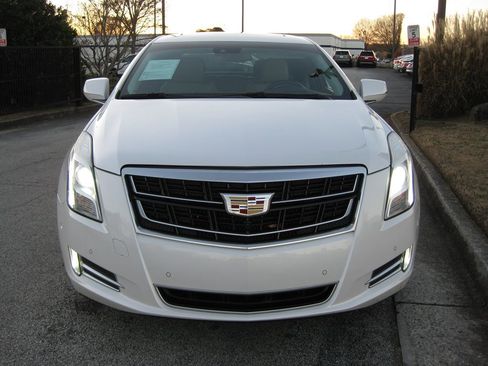 Used 2016 Cadillac XTS Premium image 2