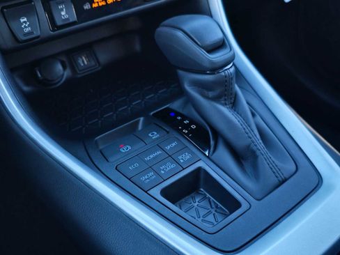 Certified 2025 Toyota RAV4 XLE w/ Convenience Package image 36