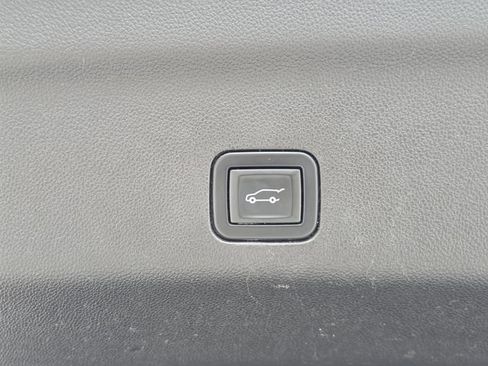 Used 2021 Chevrolet Tahoe Premier w/ Premium Package AWD/4WD image 14