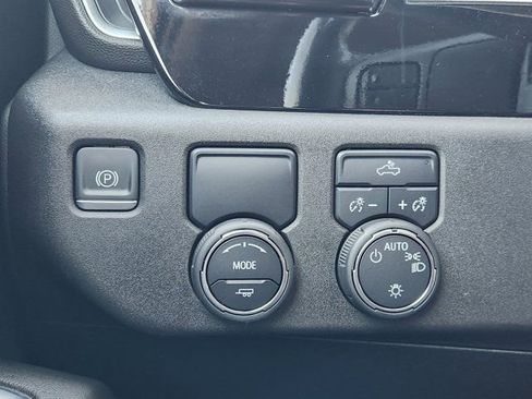 Used 2022 Chevrolet Silverado 1500 LT image 25