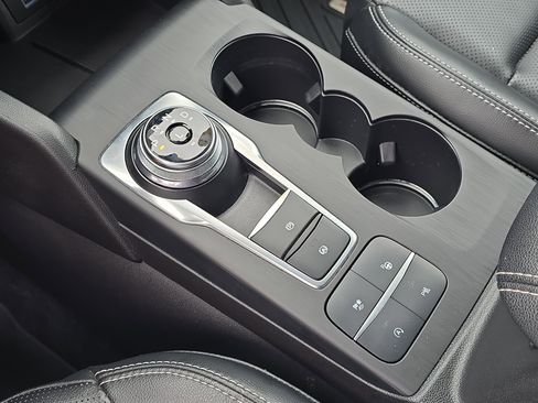 Used 2021 Ford Escape Titanium image 33