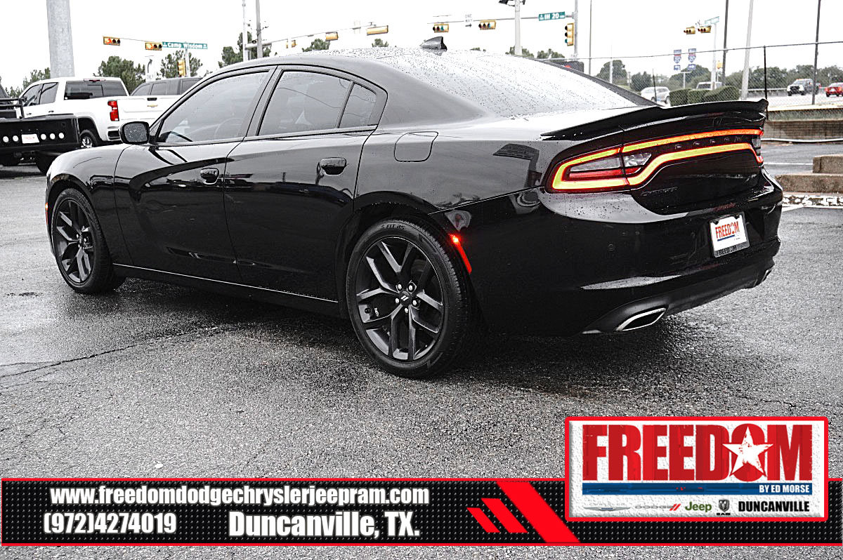 Used 2023 Dodge Charger SXT w/ Blacktop Package RWD image 3