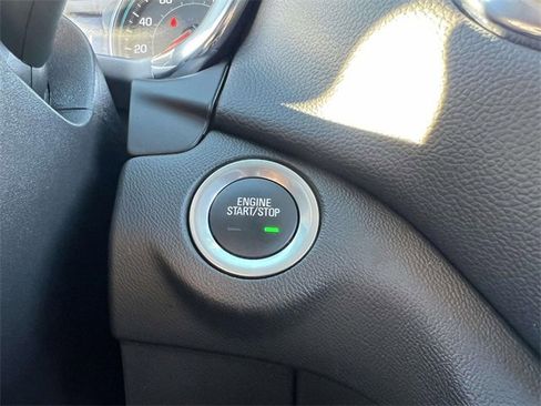 Used 2023 Chevrolet Equinox LT image 23