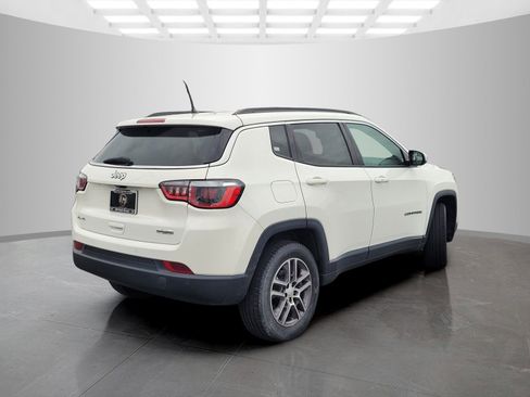Used 2017 Jeep Compass Latitude w/ Safe & Security Group AWD/4WD image 4