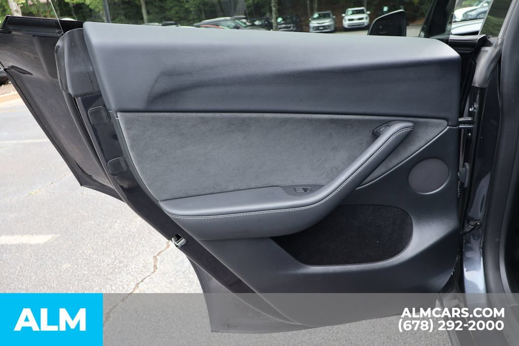 Used 2024 Tesla Model Y Performance AWD/4WD image 17