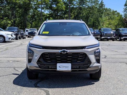 New 2026 Chevrolet Trax ACTIV w/ Sunroof Package FWD image 2