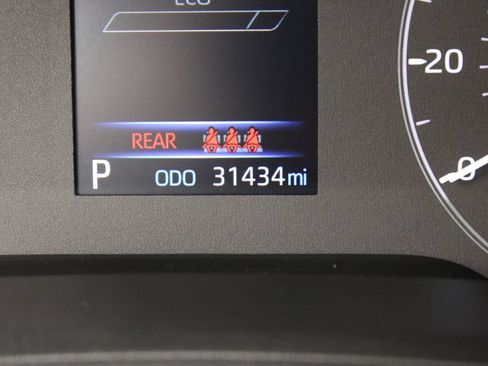 Used 2025 Toyota Corolla LE FWD image 11