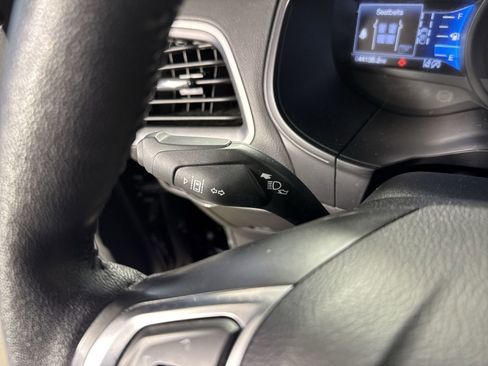 Used 2023 Ford Edge SEL image 14