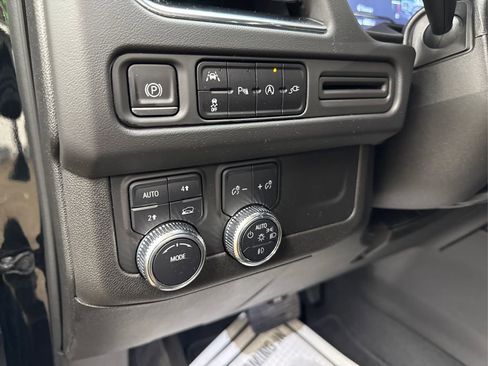 Used 2022 GMC Yukon SLE image 36