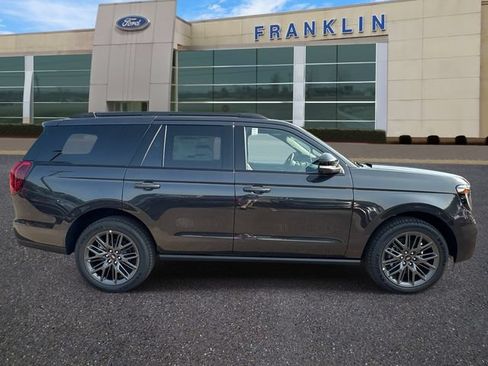 New 2027 Ford Expedition Platinum w/ Stealth Appearance Package AWD/4WD image 8