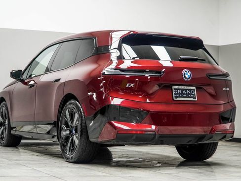 Used 2022 BMW iX xDrive50 w/ Sport Package image 10