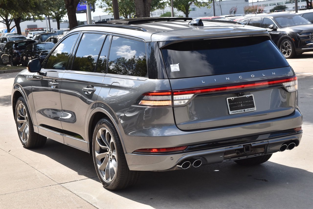 Certified 2025 Lincoln Aviator 2WD w/ Jet Appearance Package image 10