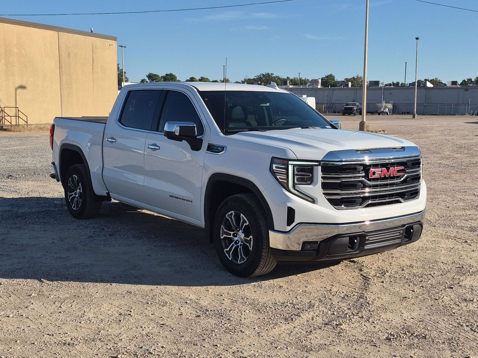Used 2025 GMC Sierra 1500 SLT RWD image 8