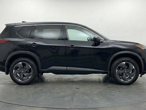 Used 2025 Nissan Rogue SV AWD/4WD image 11