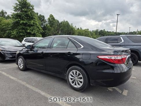 Used 2016 Toyota Camry LE FWD image 3
