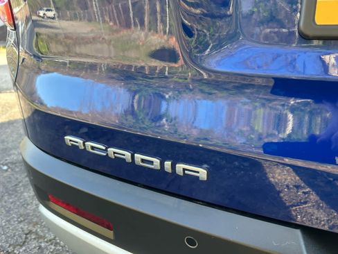 Used 2023 GMC Acadia SLE w/ Driver Convenience Package image 15