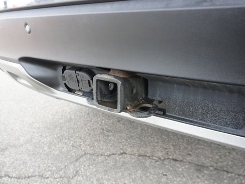 Used 2022 Ford Explorer XLT w/ Equipment Group 202A image 25