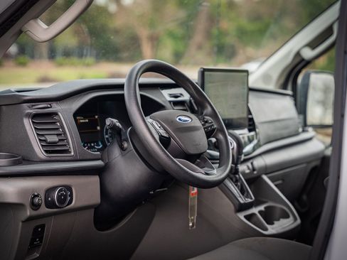 Used 2023 Ford Transit 350 XLT image 27