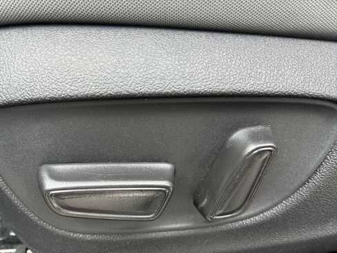 Used 2025 Toyota Sienna LE image 14