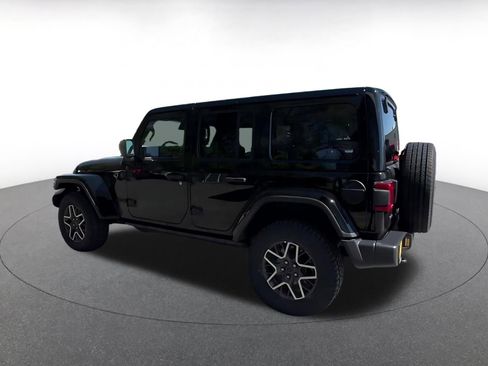 Used 2025 Jeep Wrangler Unlimited Sahara AWD/4WD image 10