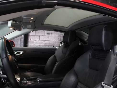 Used 2017 Mercedes-Benz SL 550 image 26