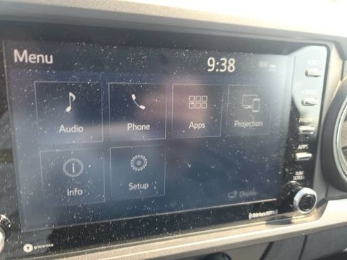 Used 2021 Toyota Tacoma TRD Off-Road AWD/4WD image 10