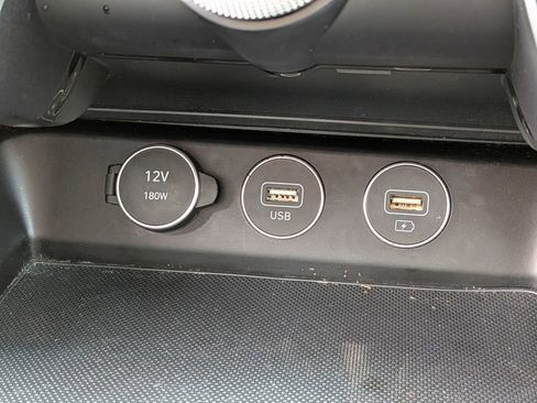 Used 2023 Genesis G70 2.0T image 26