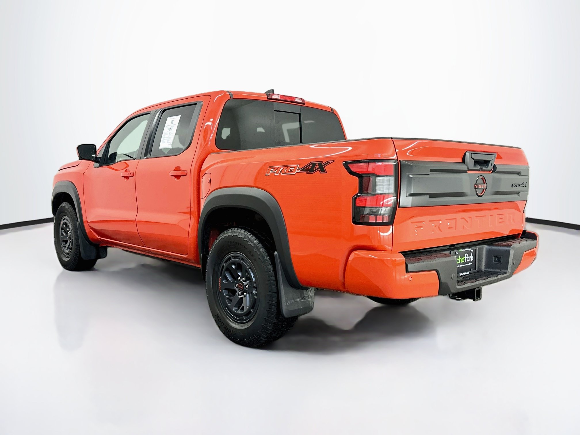 Used 2025 Nissan Frontier PRO-4X w/ Pro Convenience Package AWD/4WD image 5
