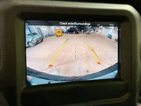 Used 2021 Jeep Wrangler Unlimited Sahara w/ Cold Weather Group image 15