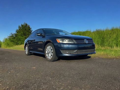 Used 2015 Volkswagen Passat 1.8T S image 21
