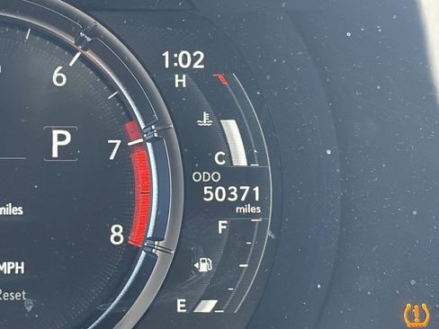 Used 2022 Lexus IS 500 RWD image 13