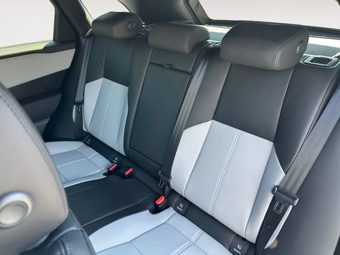 New 2026 Land Rover Range Rover Velar Dynamic SE AWD/4WD image 13