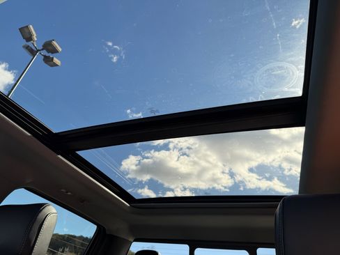 Used 2024 Ford F250 Lariat w/ Lariat Ultimate Package image 19