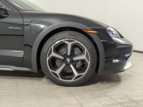 New 2025 Porsche Taycan 4 Cross Turismo AWD/4WD image 11