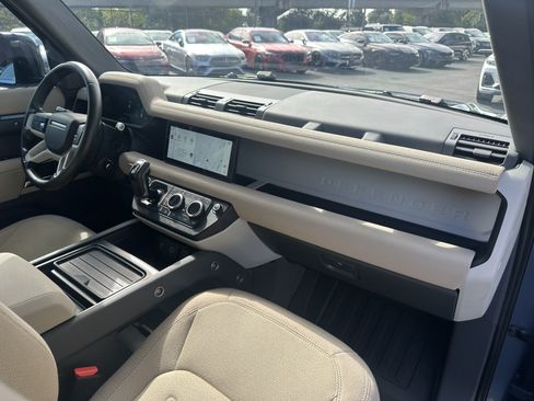 Used 2022 Land Rover Defender 110 SE AWD/4WD image 20
