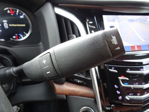 Used 2020 Cadillac Escalade Premium Luxury image 21