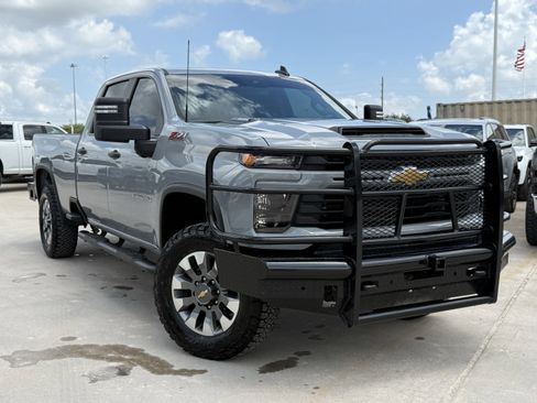 Used 2024 Chevrolet Silverado 2500 Custom w/ Custom Value Package AWD/4WD image 2