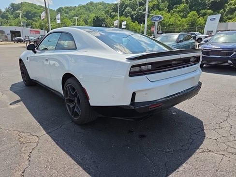 Used 2026 Dodge Charger Scat Pack w/ Blacktop Package AWD/4WD image 5