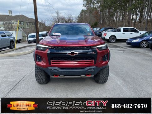 Used 2025 Chevrolet Colorado ZR2 w/ Technology Package image 2