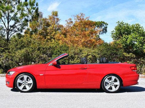 Used 2008 BMW 335i Convertible image 3