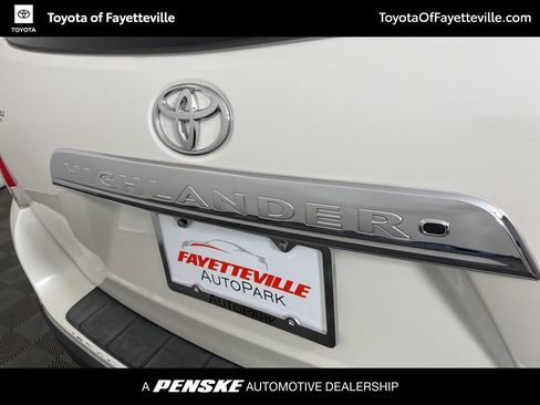 Used 2012 Toyota Highlander Limited w/ Tow Pkg image 24