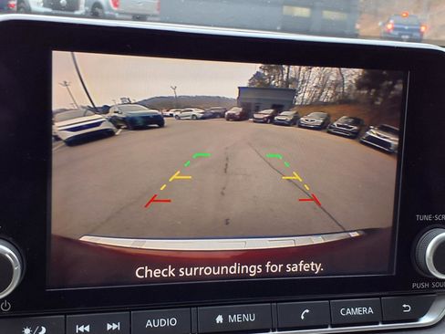 Used 2022 Nissan Rogue SV image 17