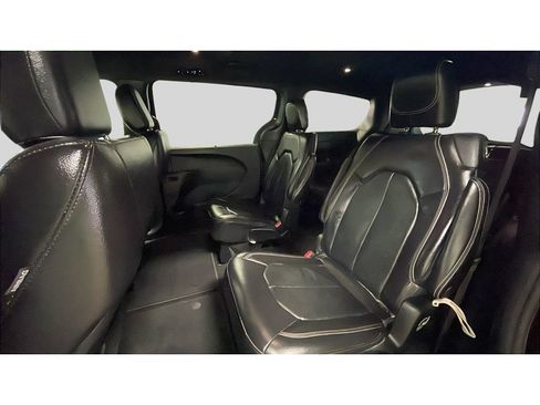 Used 2022 Chrysler Pacifica Touring-L w/ S Appearance Package AWD/4WD image 15
