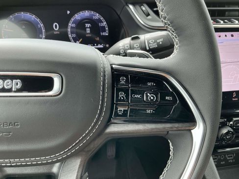 Used 2024 Jeep Grand Cherokee L Overland w/ Luxury Tech Group IV image 18