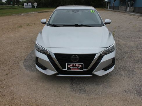 Used 2021 Nissan Sentra SV FWD image 2