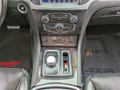 Used 2019 Chrysler 300 Limited image 18