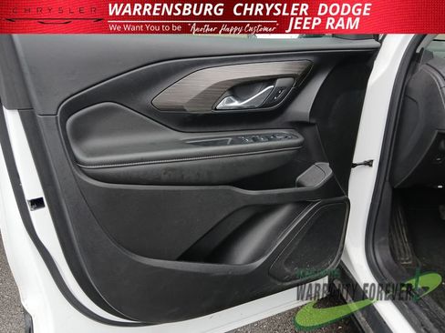 Used 2024 GMC Terrain SLE AWD/4WD image 11